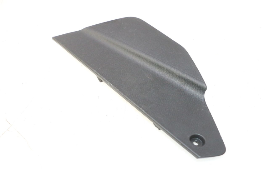 photo de TAPA DERECHA PIAGGIO MP3 HPE 530 (2022 - 2026) - Detalle de la pieza