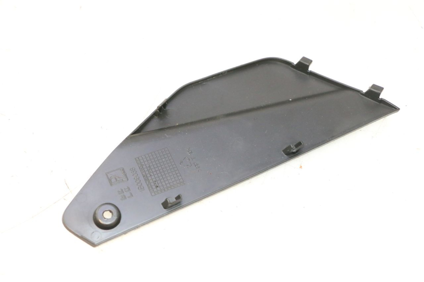 photo de TAPA DERECHA PIAGGIO MP3 HPE 530 (2022 - 2026) - Primer plano técnico