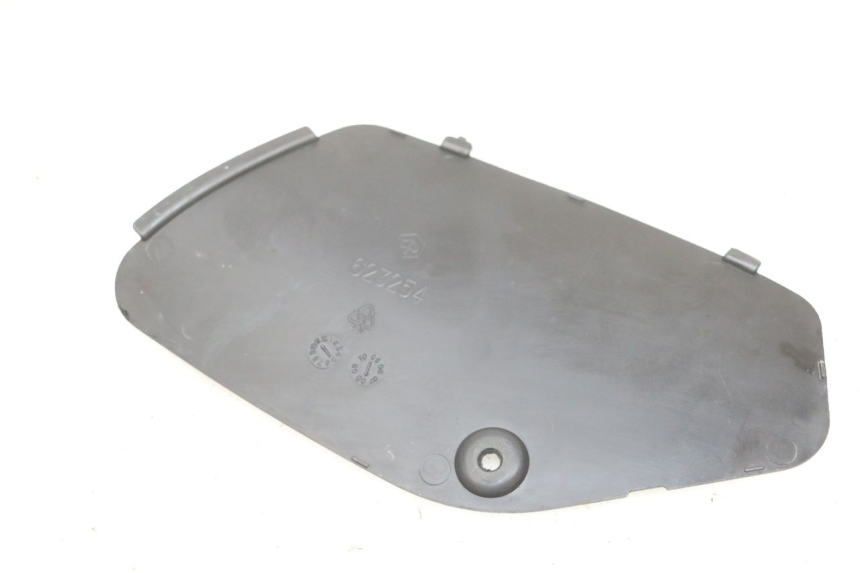 photo de TAPA DERECHA PIAGGIO MP3 RL 250 (2006 - 2010) - Detalle de la pieza