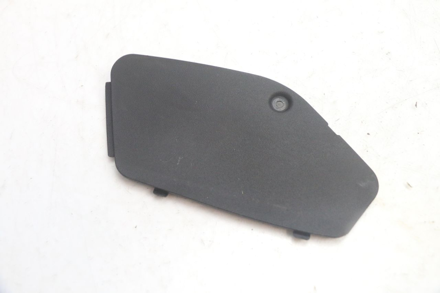 photo de TAPA DE INSPECCIÓN DERECHA PIAGGIO MP3 125 (2006 - 2014) - Vista principal