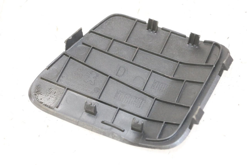 photo de TAPA DERECHA PEUGEOT SATELIS 125 (2013 - 2018) - Zoom estado de uso