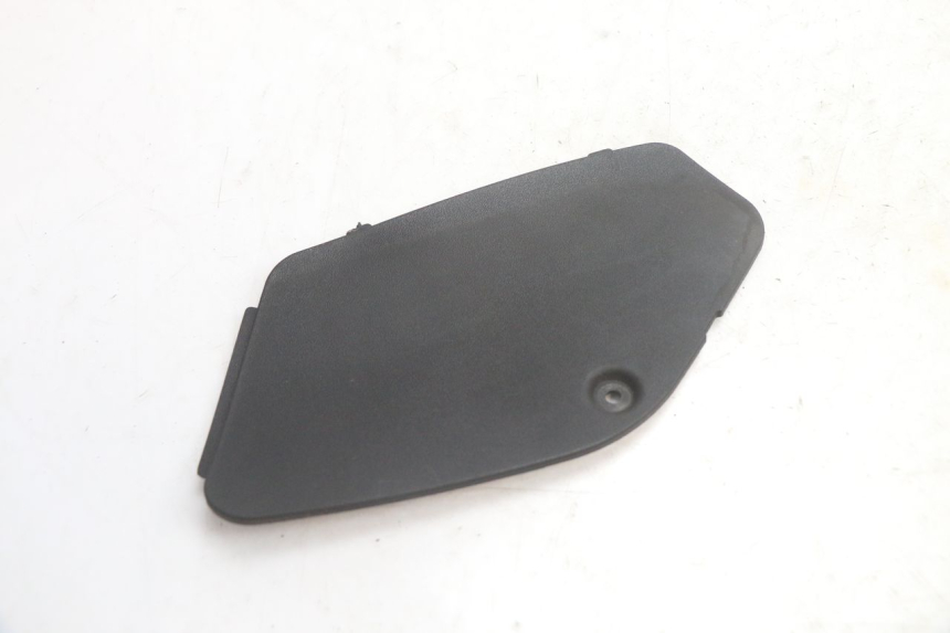 photo de TAPA IZQUIERDA PIAGGIO MP3 125 (2006 - 2014) - Detalle de la pieza