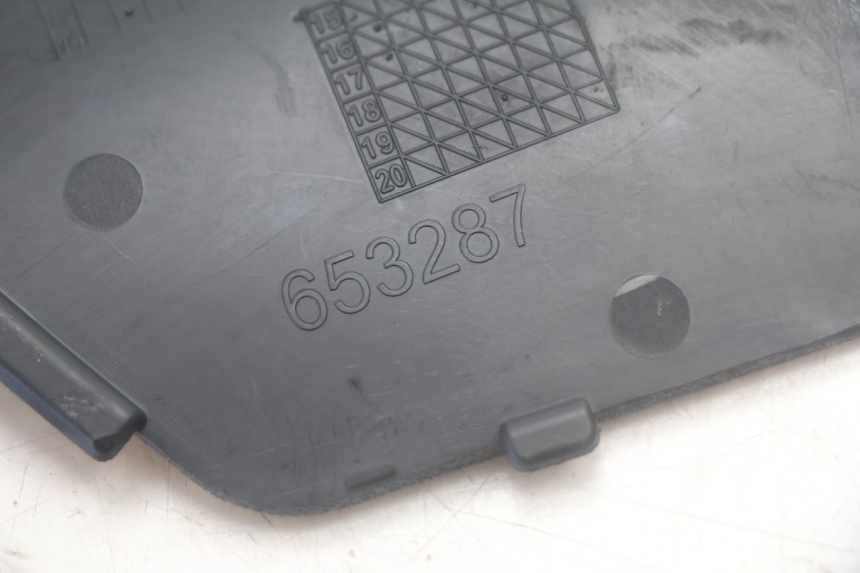 photo de TAPA IZQUIERDA PIAGGIO MP3 500 (2016 - 2018) - Primer plano técnico