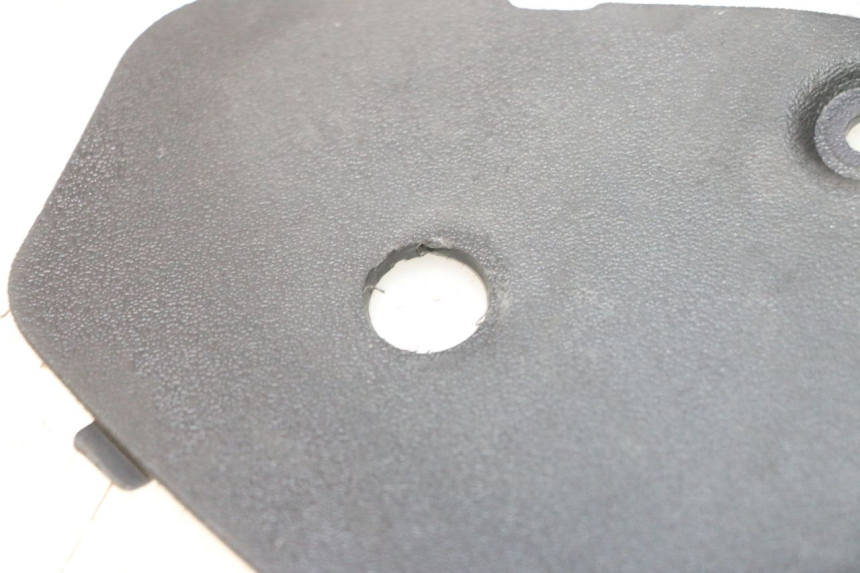 photo de TAPA IZQUIERDA PIAGGIO MP3 500 (2011 - 2015) - Primer plano técnico