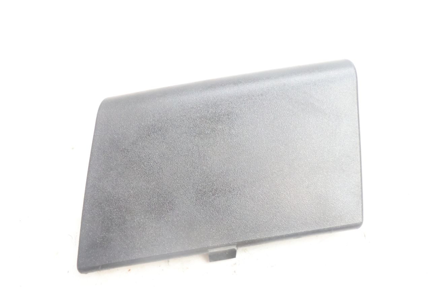 photo de TAPA IZQUIERDA PEUGEOT SATELIS 125 (2006 - 2009) - Zoom estado de uso