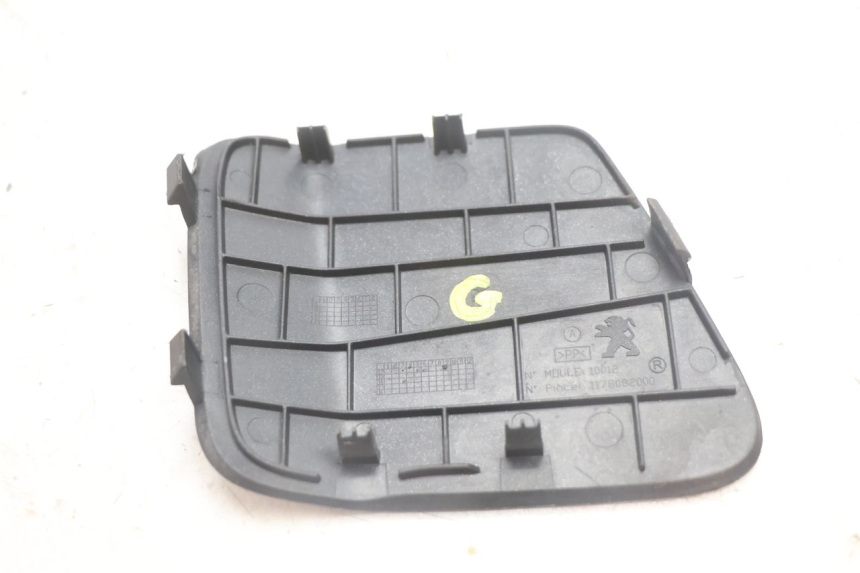photo de TAPA DE ACCESO IZQUIERDA PEUGEOT SATELIS 125 (2013 - 2018) - Zoom estado de uso
