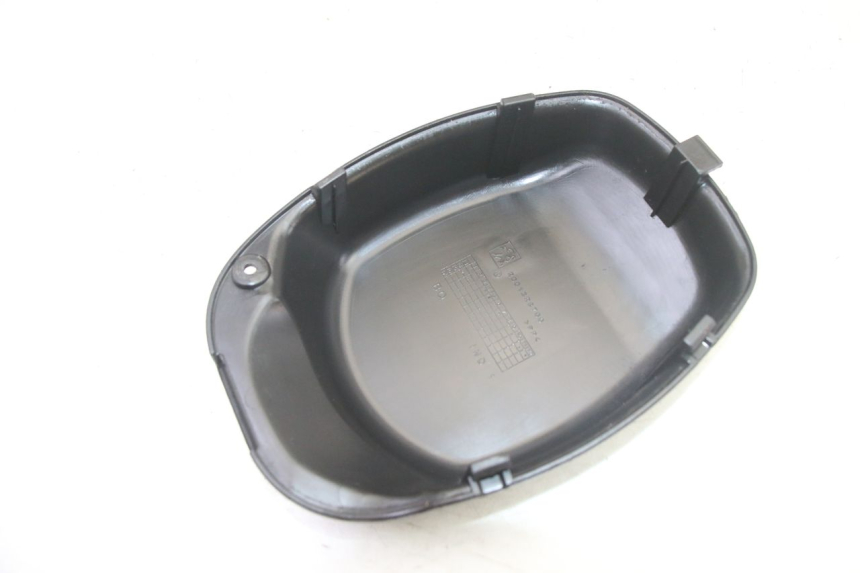 photo de TAPA DE INSPECCIÓN PEUGEOT KISBEE 2T 50 (2010 - 2017) - Zoom estado de uso