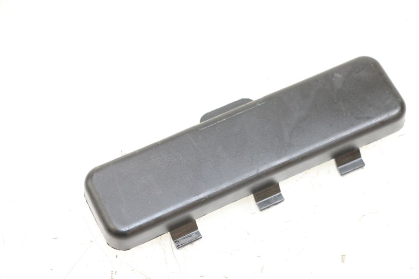 photo de TAPA DE INSPECCIÓN PEUGEOT KISBEE 4T 50 (2018 - 2022) - Zoom estado de uso