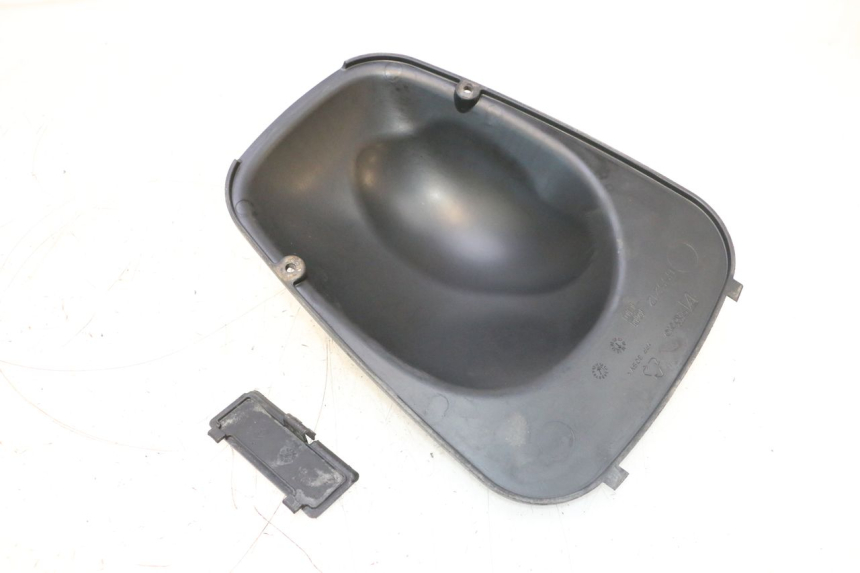photo de TAPA PIAGGIO MP3 RL 250 (2006 - 2010) - Detalle de la pieza