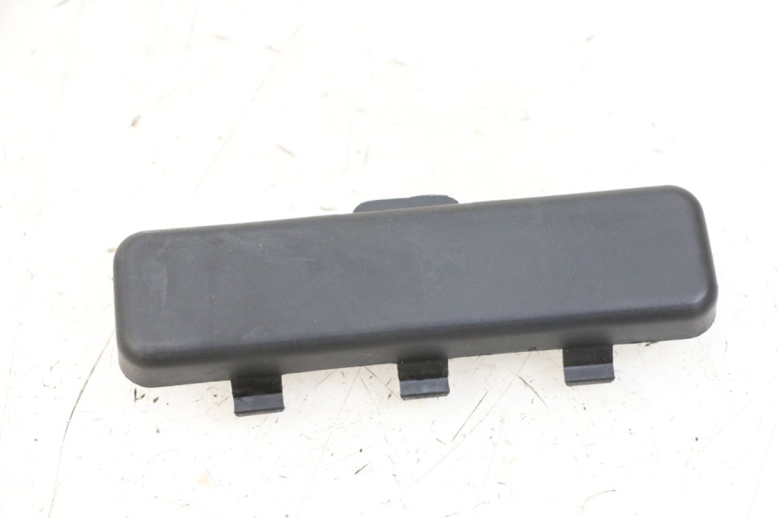 photo de TAPA DE INSPECCIÓN PEUGEOT KISBEE 4T 50 (2018 - 2022) - Zoom estado de uso