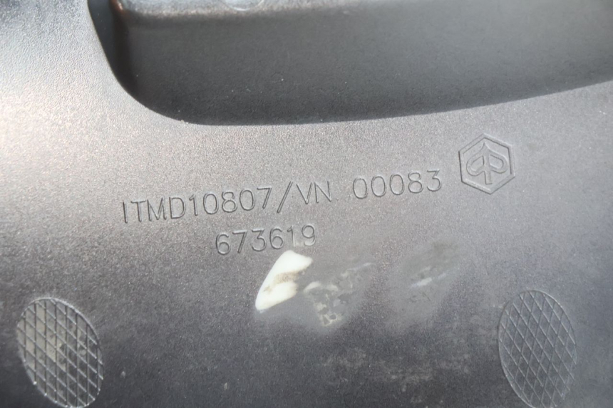 photo de TAPA DE INSPECCIÓN PIAGGIO VESPA PRIMAVERA 2T 50 (2013 - 2018) - Estado de la superficie y material