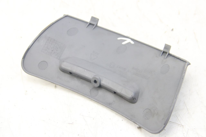 photo de TAPA DE INSPECCIÓN PIAGGIO VESPA SPRINT 2T 50 (2014 - 2018) - Zoom estado de uso