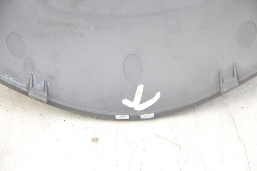 photo de TAPA DE INSPECCIÓN PIAGGIO VESPA SPRINT 2T 50 (2014 - 2018) - Primer plano técnico