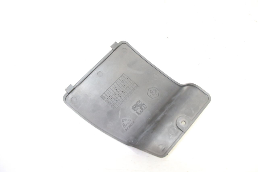 photo de TAPA DE INSPECCIÓN PIAGGIO X9 EVOLUTION 125 (2003 - 2007) - Otra perspectiva