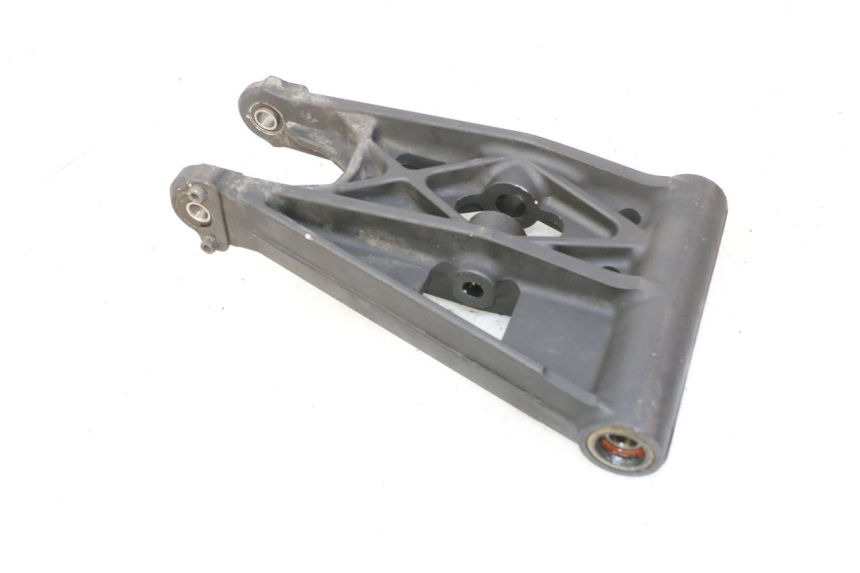 photo de BRAZO OSCILANTE DELANTERO QUADRO 4 4D 350 (2015 - 2018) - Detalle de la pieza