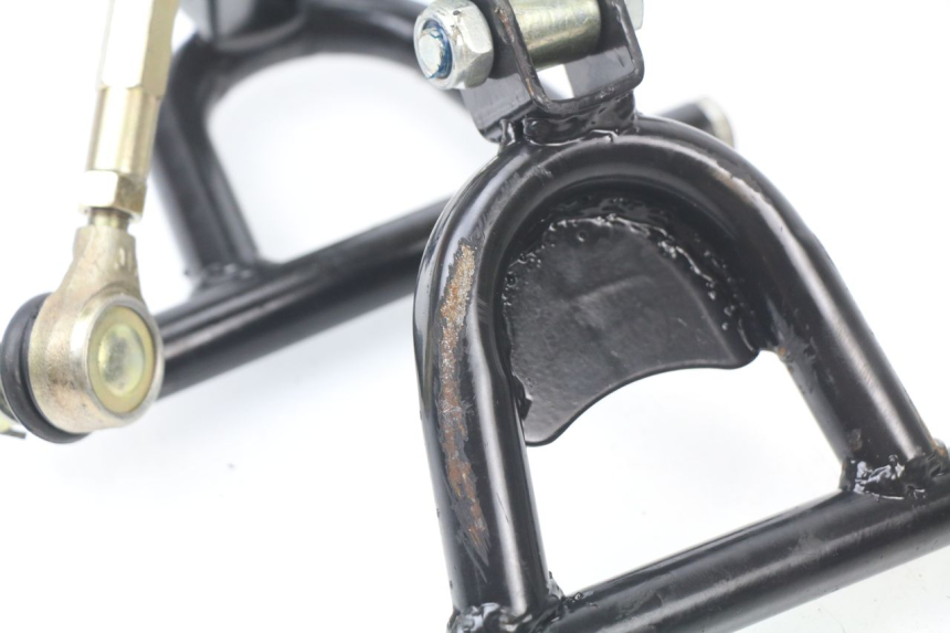 photo de BRAZO OSCILANTE DELANTERO CHINESE QUAD ENFANT ATV PUMA 50 - Primer plano técnico