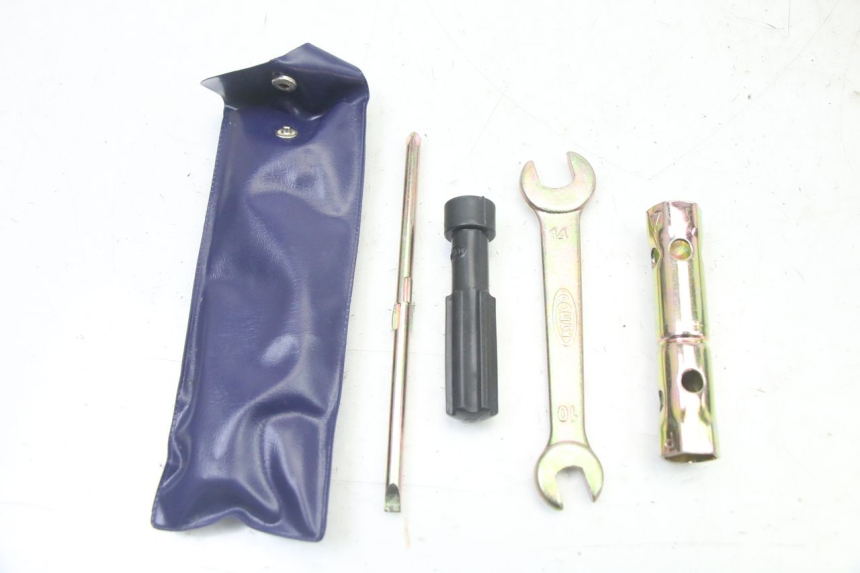 photo de JUEGO HERRAMIENTAS KYMCO AGILITY 4T 50 (2005 - 2018) - Vista principal