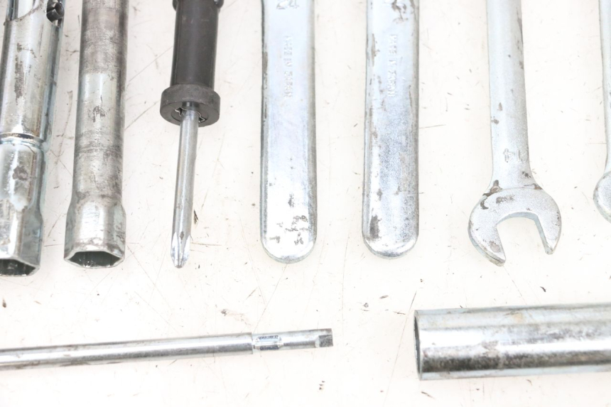 photo de JUEGO HERRAMIENTAS SUZUKI DL V STROM 1000 (2002 - 2007) - Vista general del producto