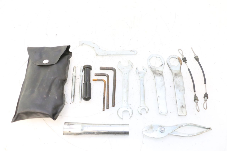 photo de JUEGO HERRAMIENTAS KAWASAKI ER-6 ER6 N 650 (2005 - 2009) - Primer plano técnico