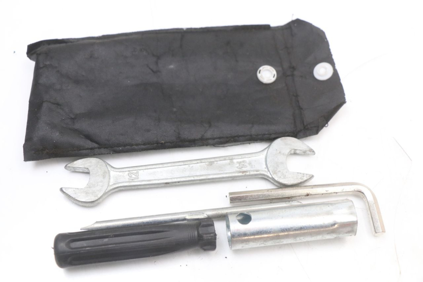 photo de JUEGO HERRAMIENTAS JM MOTORS EVOLIS 4T 50 (2018 - 2022) - Vista principal