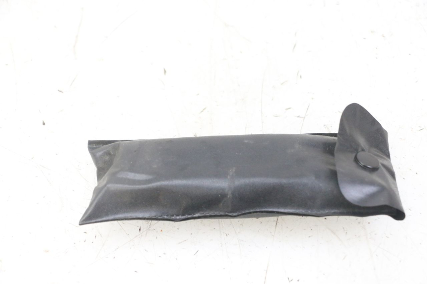 photo de JUEGO HERRAMIENTAS SYM FIDDLE 3 III 50 (2014 - 2020) - Detalle de la pieza