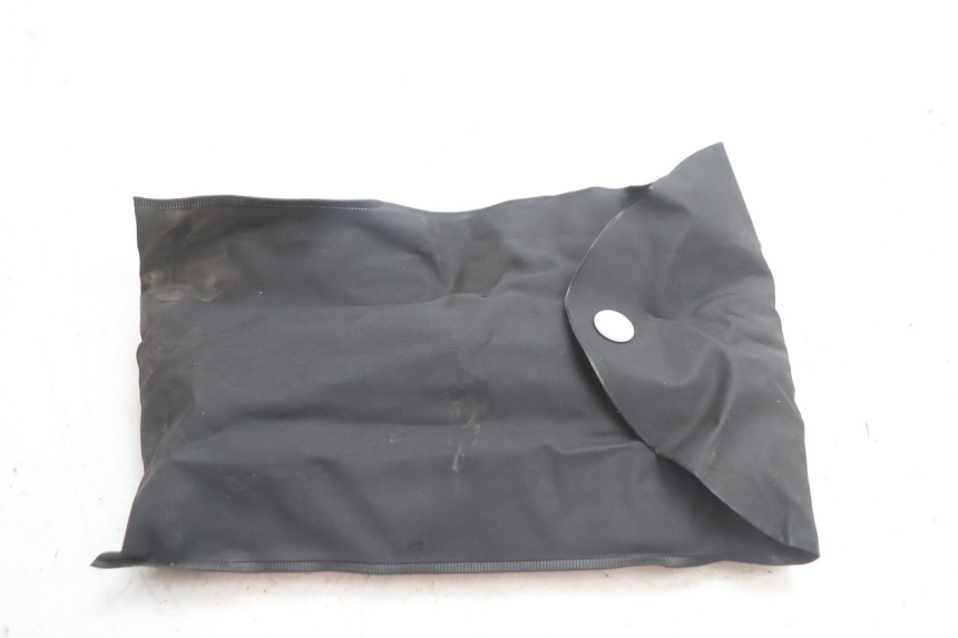 photo de JUEGO HERRAMIENTAS YAMAHA FJR 1300 (2001 - 2005) - Primer plano técnico