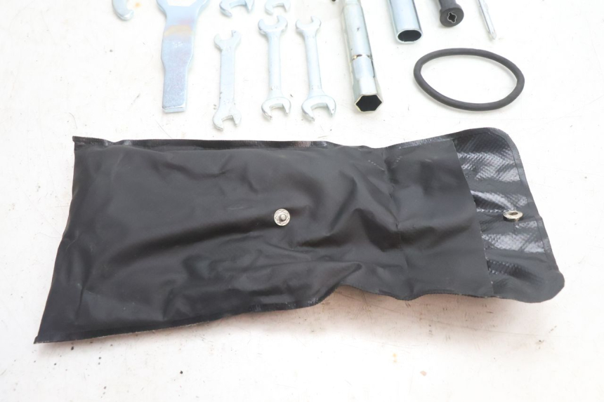 photo de JUEGO HERRAMIENTAS YAMAHA FZ8 800 (2010 - 2016) - Vista general del producto