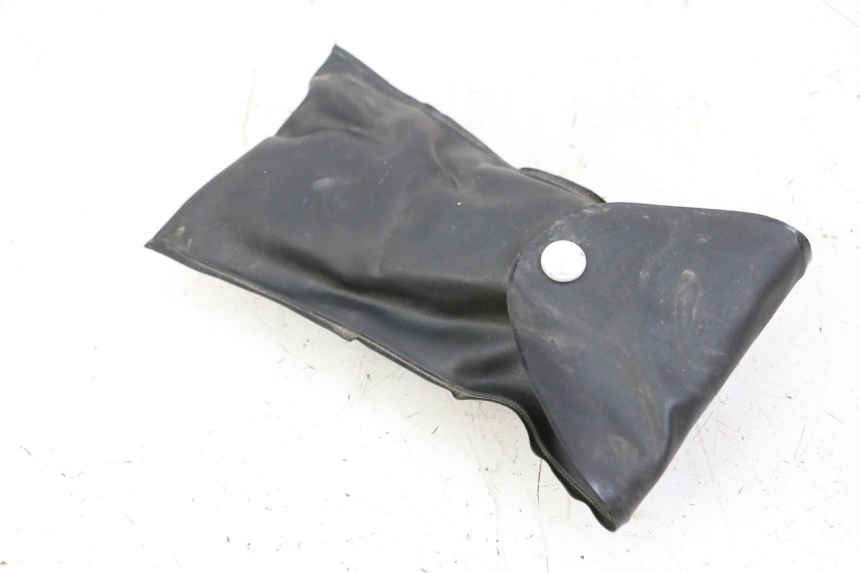 photo de JUEGO HERRAMIENTAS SUZUKI GSR 750 (2011 - 2017) - Detalle de la pieza