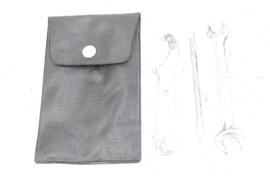 photo de JUEGO HERRAMIENTAS HONDA FES S-WING SWING ABS 125 (2007 - 2015) - Vista principal