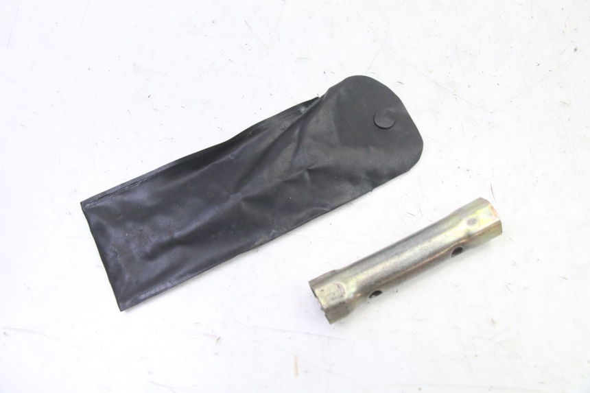 photo de JUEGO HERRAMIENTAS SYM JET 14 4T 50 (2018 - 2022) - Detalle de la pieza