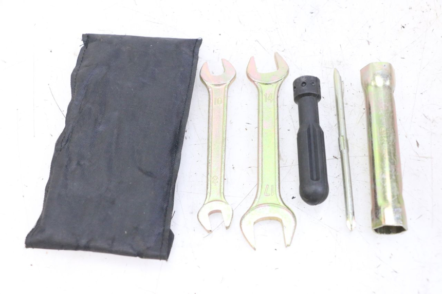 photo de JUEGO HERRAMIENTAS KIDEN KD125-G 125 (2018 - 2022) - Otra perspectiva