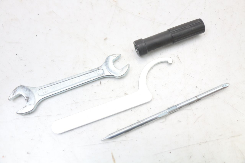 photo de JUEGO HERRAMIENTAS KYMCO X-TOWN XTOWN 125 (2016 - 2021) - Zoom estado de uso