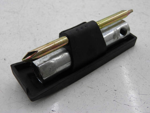 photo de JUEGO HERRAMIENTAS MBK FLAME X 125 (2007 - 2016) - Zoom estado de uso