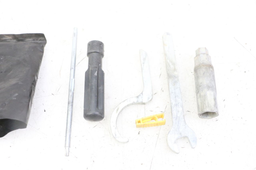 photo de KIT DE HERRAMIENTAS PIAGGIO MP3 LT 300 (2010 - 2016) - Zoom estado de uso