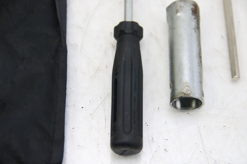 photo de KIT DE HERRAMIENTAS JM MOTORS OLDIES 4T 50 (2010 - 2020) - Zoom estado de uso