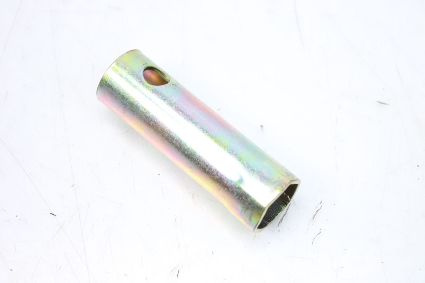 photo de KIT DE HERRAMIENTAS KEEWAY OUTLOOK 125 (2007 - 2013) - Detalles de los puntos de fijación