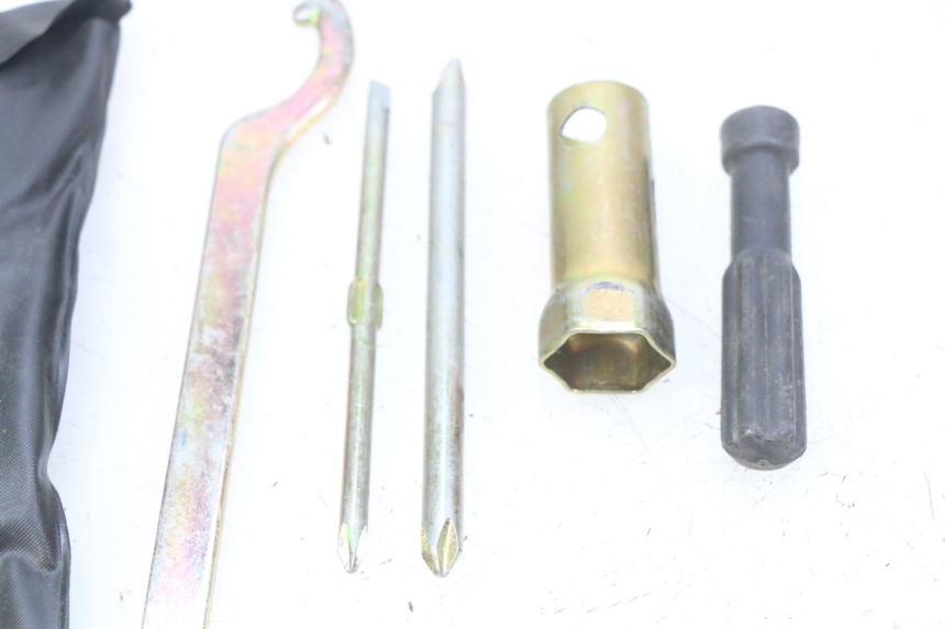 photo de KIT DE HERRAMIENTAS RIDE RACE GT 2T 50 (2012 - 2017) - Primer plano técnico