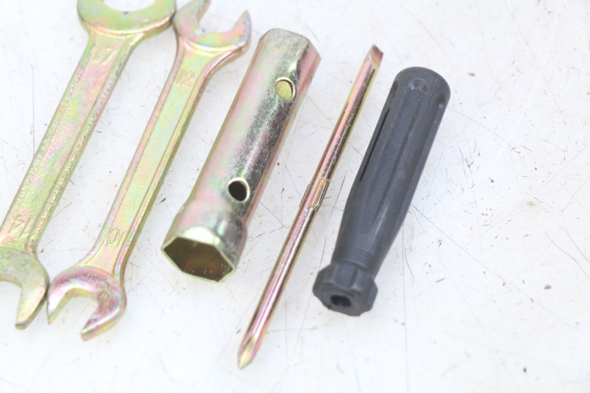 photo de KIT DE HERRAMIENTAS YAMASAKI RAPTOR 50 (2013 - 2018) - Detalle de la pieza