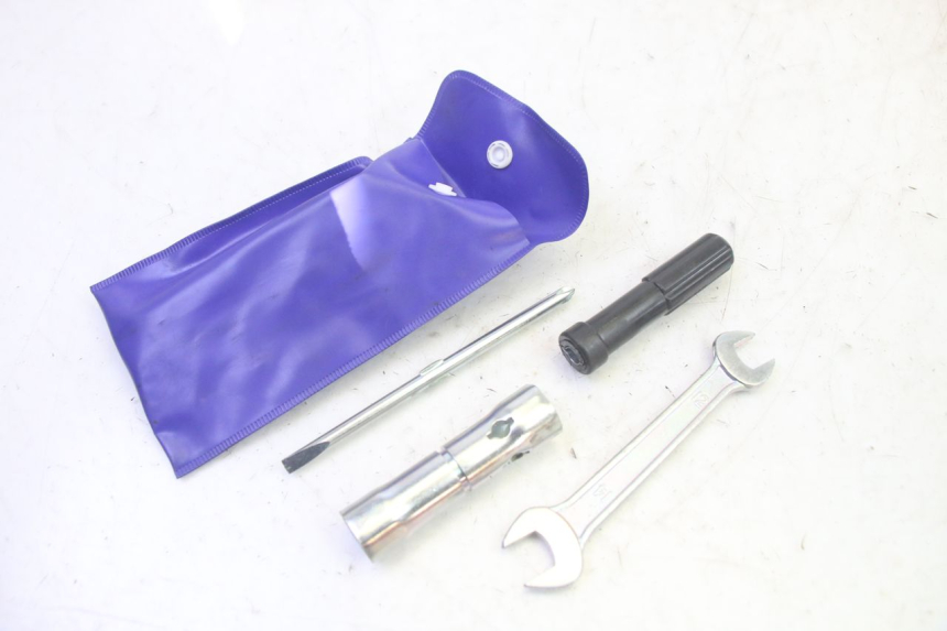 photo de JUEGO HERRAMIENTAS JM MOTORS SANTANA EVO 50 (2024 - 2026) - Vista principal