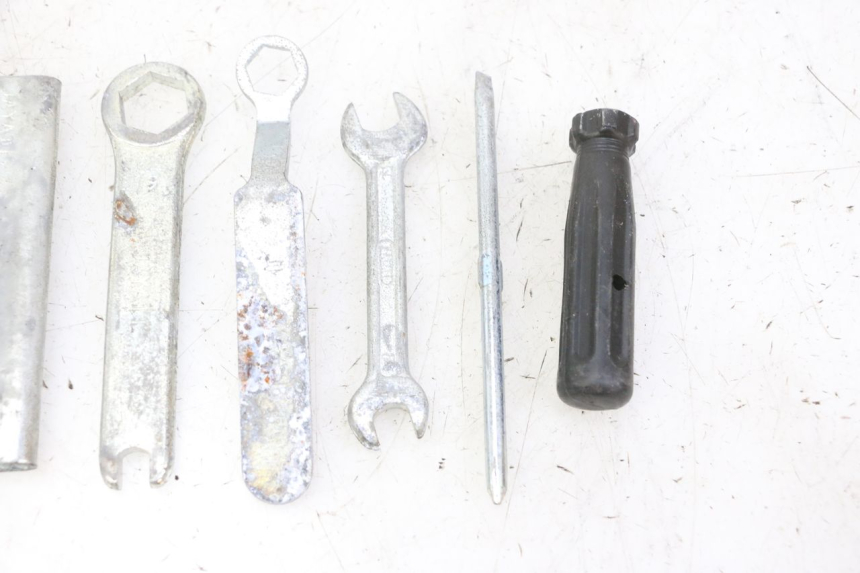 photo de KIT DE HERRAMIENTAS HONDA SCV LEAD 100 (2003 - 2007) - Recambio usado revisado