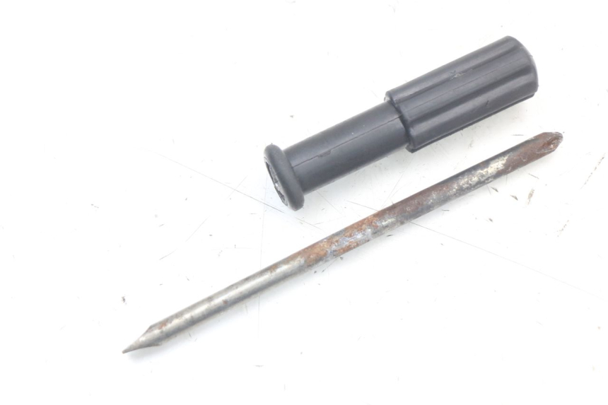 photo de JUEGO HERRAMIENTAS APRILIA SR MOTARD 50 (2012 - 2018) - Detalle de la pieza