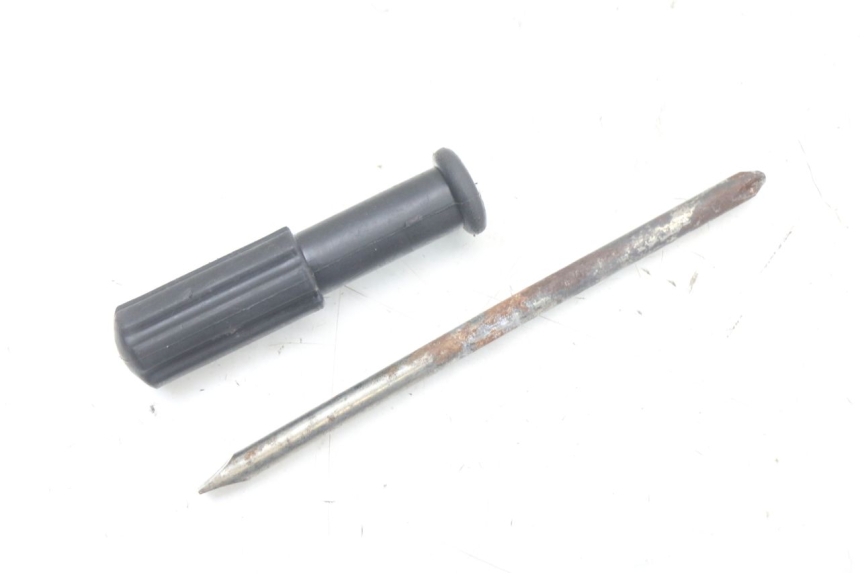 photo de JUEGO HERRAMIENTAS APRILIA SR MOTARD 50 (2012 - 2018) - Zoom estado de uso