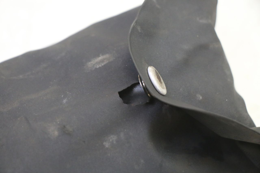 photo de JUEGO HERRAMIENTAS SUZUKI SV S 650 (2003 - 2009) - Estado de la superficie y material