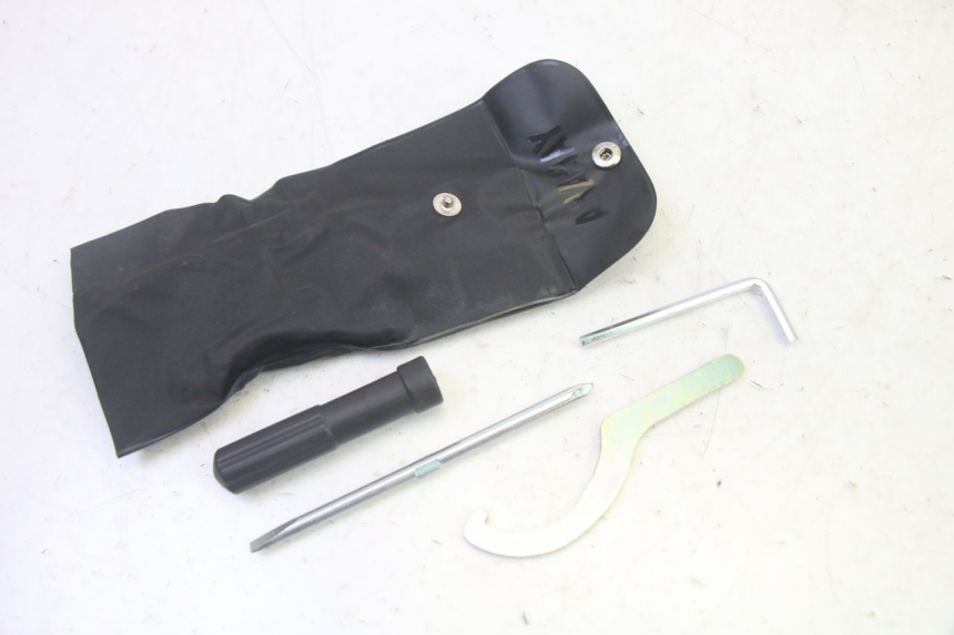 photo de JUEGO HERRAMIENTAS YAMAHA TRICITY 300 (2020 - 2024) - Vista principal