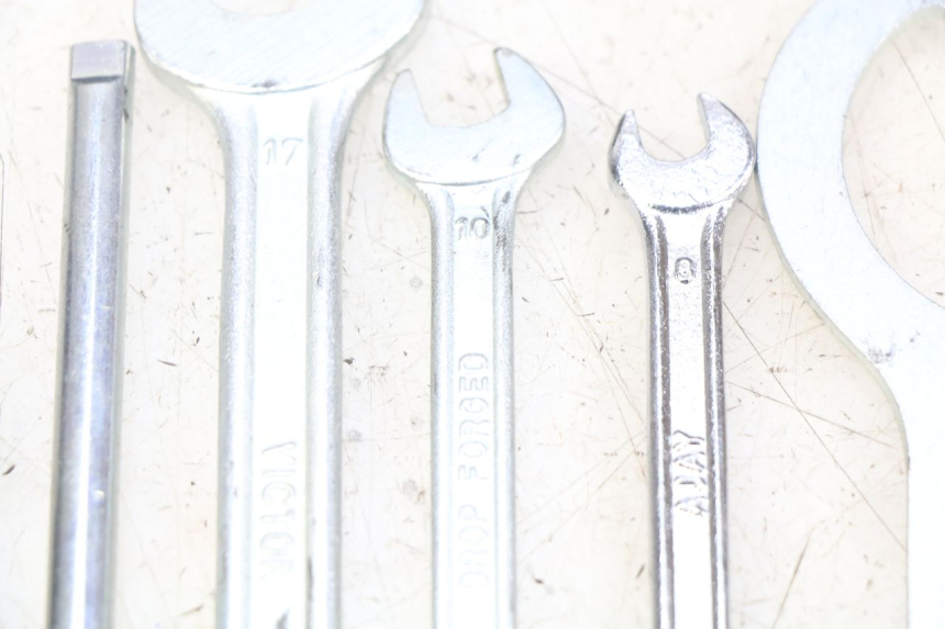 photo de KIT DE HERRAMIENTAS YAMAHA XMAX X-MAX 125 (2006 - 2009) - Vista general del producto