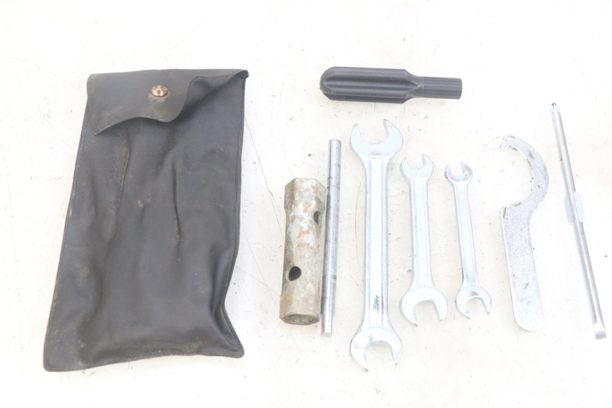 photo de KIT DE HERRAMIENTAS YAMAHA XMAX X-MAX 125 (2006 - 2009) - Otra perspectiva