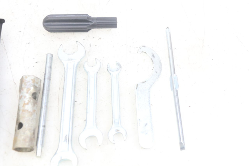 photo de KIT DE HERRAMIENTAS YAMAHA XMAX X-MAX 125 (2006 - 2009) - Vista general del producto
