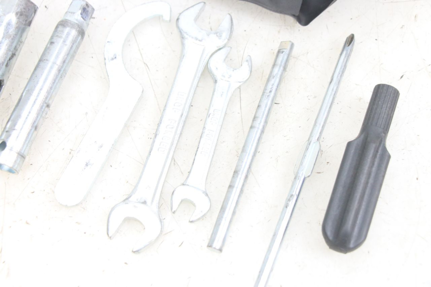 photo de KIT DE HERRAMIENTAS YAMAHA X-MAX XMAX 250 (2006 - 2009) - Vista general del producto