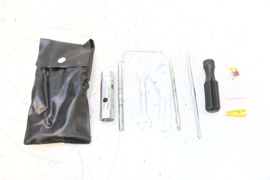 photo de KIT DE HERRAMIENTAS YAMAHA X-MAX XMAX 125 (2010 - 2013) - Vista principal