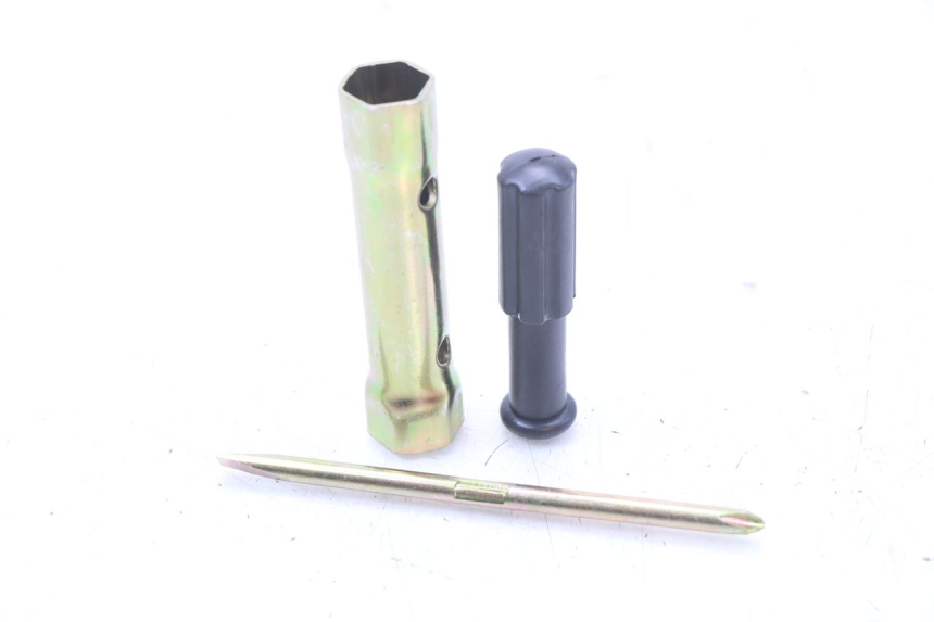 photo de JUEGO HERRAMIENTAS SYM X-PRO 4T 50 (2014 - 2021) - Detalle de la pieza